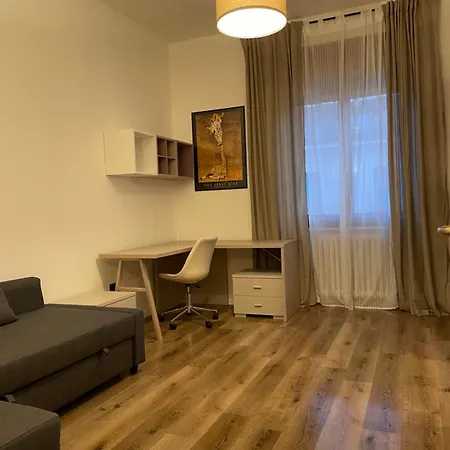 Auroraeast דירה ורונה